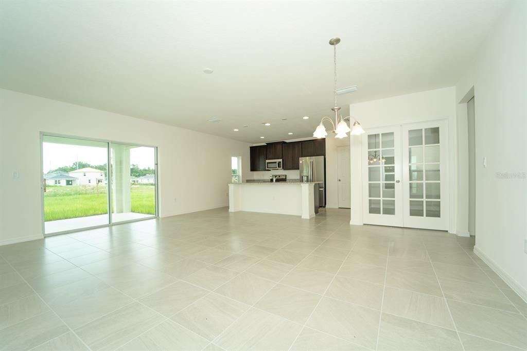 For Rent: $2,700 (5 beds, 2 baths, 2287 Square Feet)