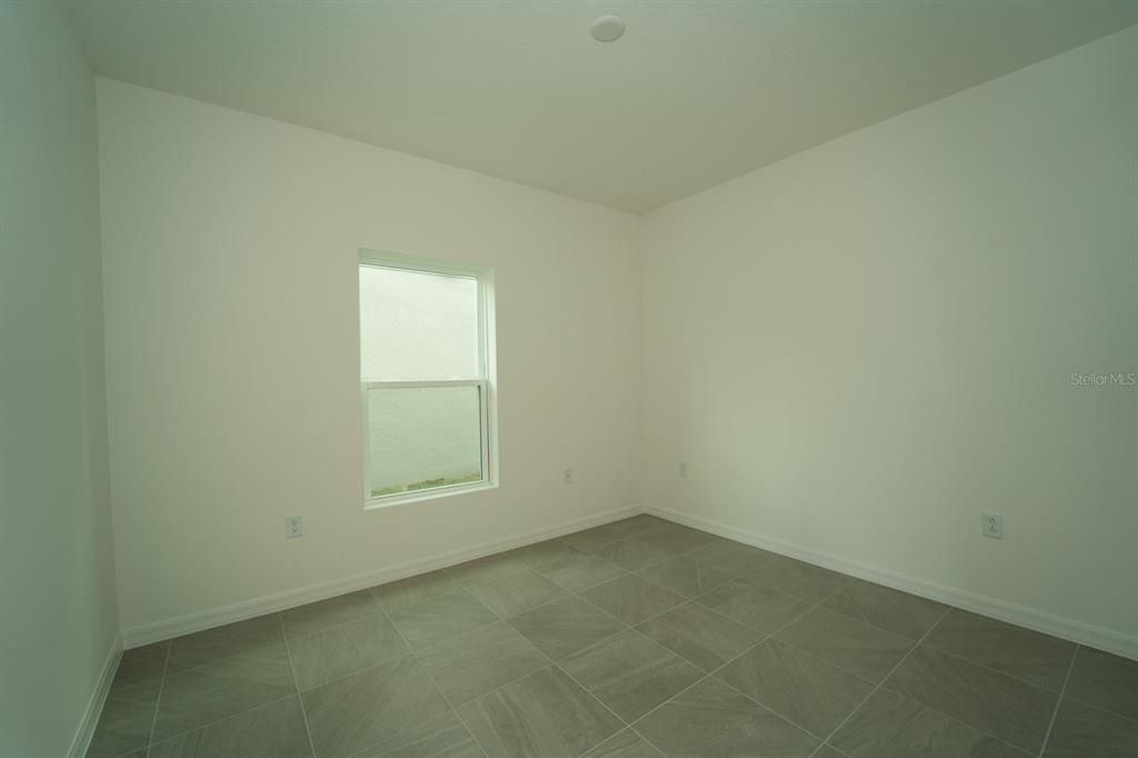 For Rent: $2,700 (5 beds, 2 baths, 2287 Square Feet)