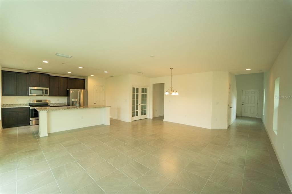 For Rent: $2,700 (5 beds, 2 baths, 2287 Square Feet)