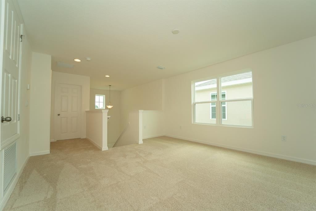 For Rent: $2,700 (5 beds, 2 baths, 2287 Square Feet)
