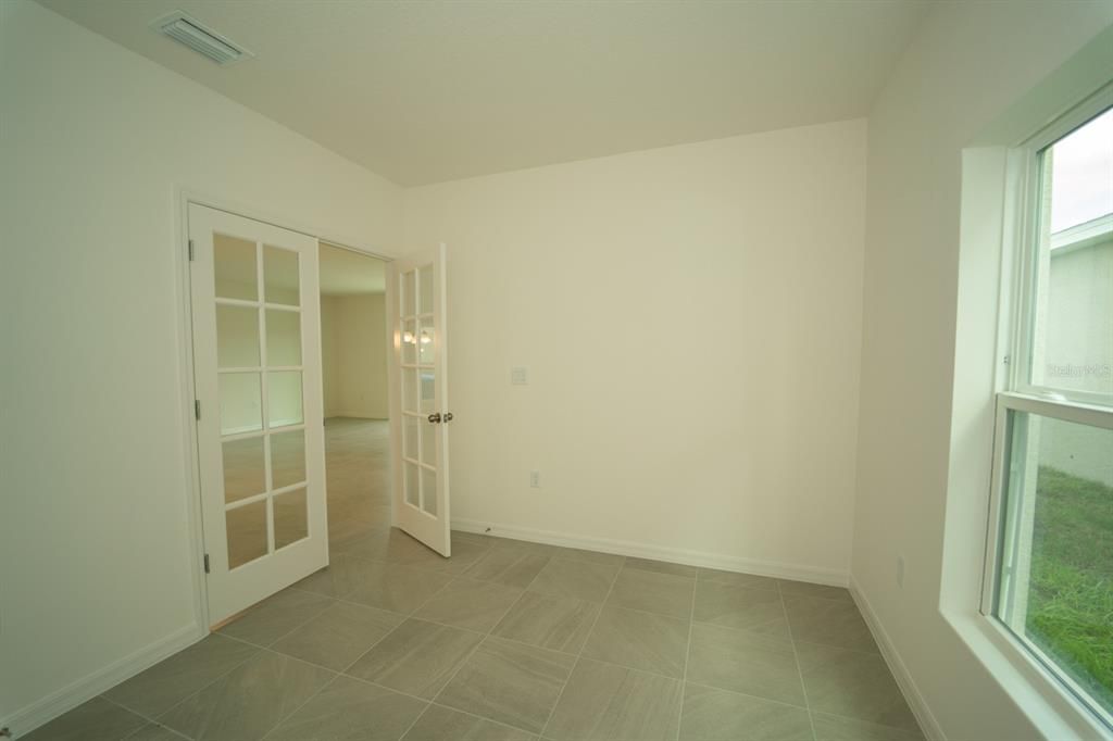 For Rent: $2,700 (5 beds, 2 baths, 2287 Square Feet)