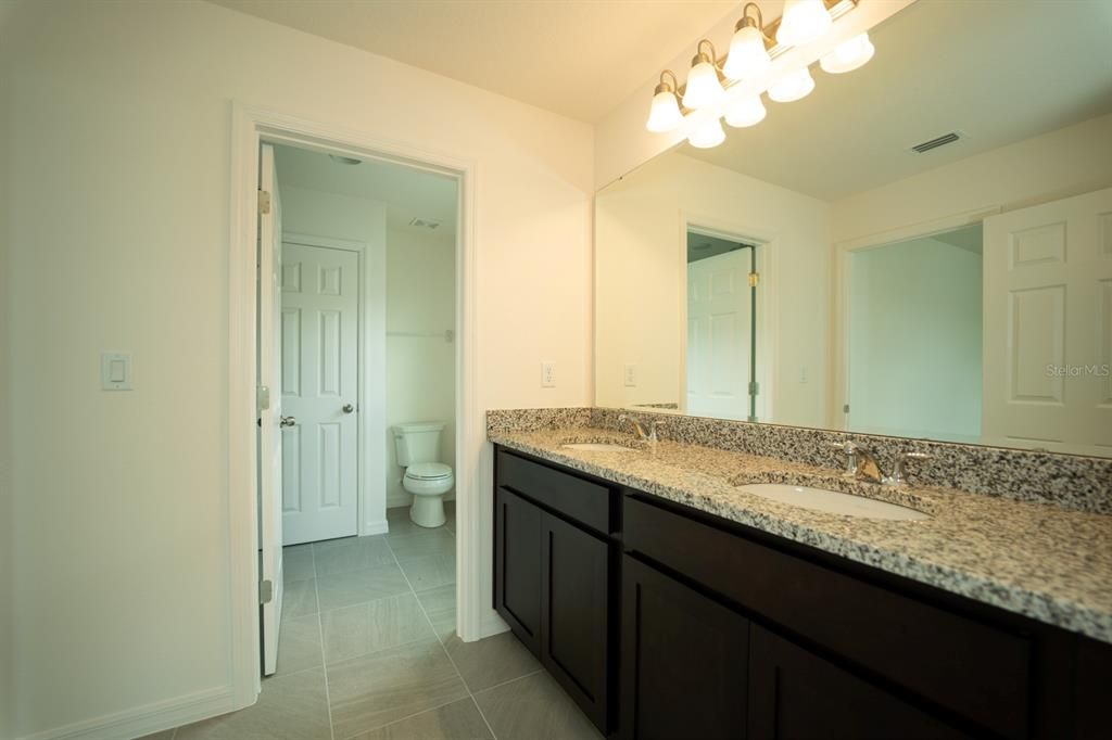 For Rent: $2,700 (5 beds, 2 baths, 2287 Square Feet)