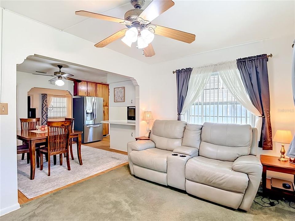Activo con contrato: $295,500 (3 camas, 2 baños, 1408 Pies cuadrados)