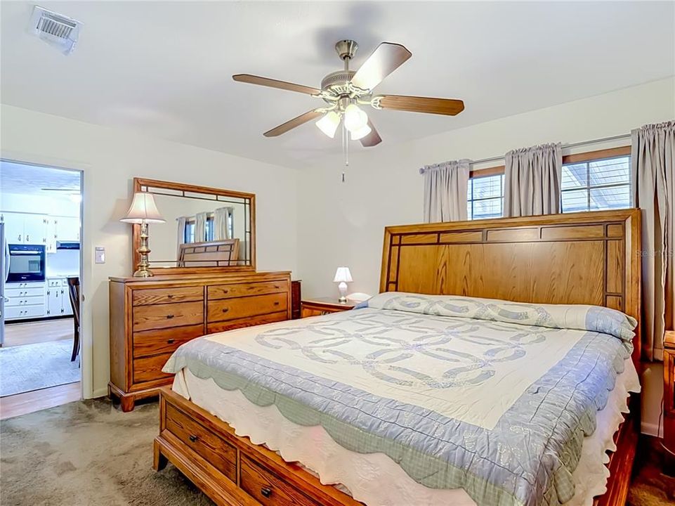 Activo con contrato: $295,500 (3 camas, 2 baños, 1408 Pies cuadrados)