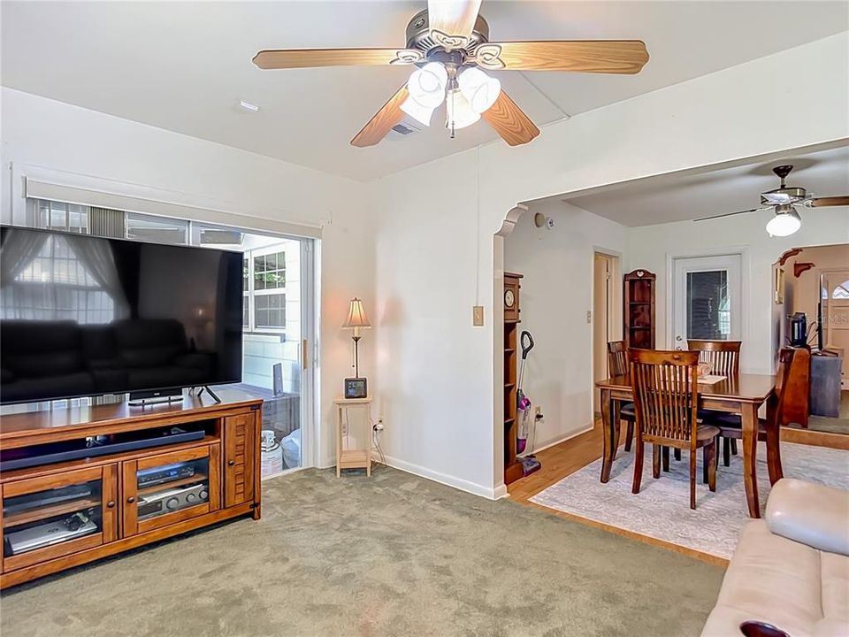 Activo con contrato: $295,500 (3 camas, 2 baños, 1408 Pies cuadrados)