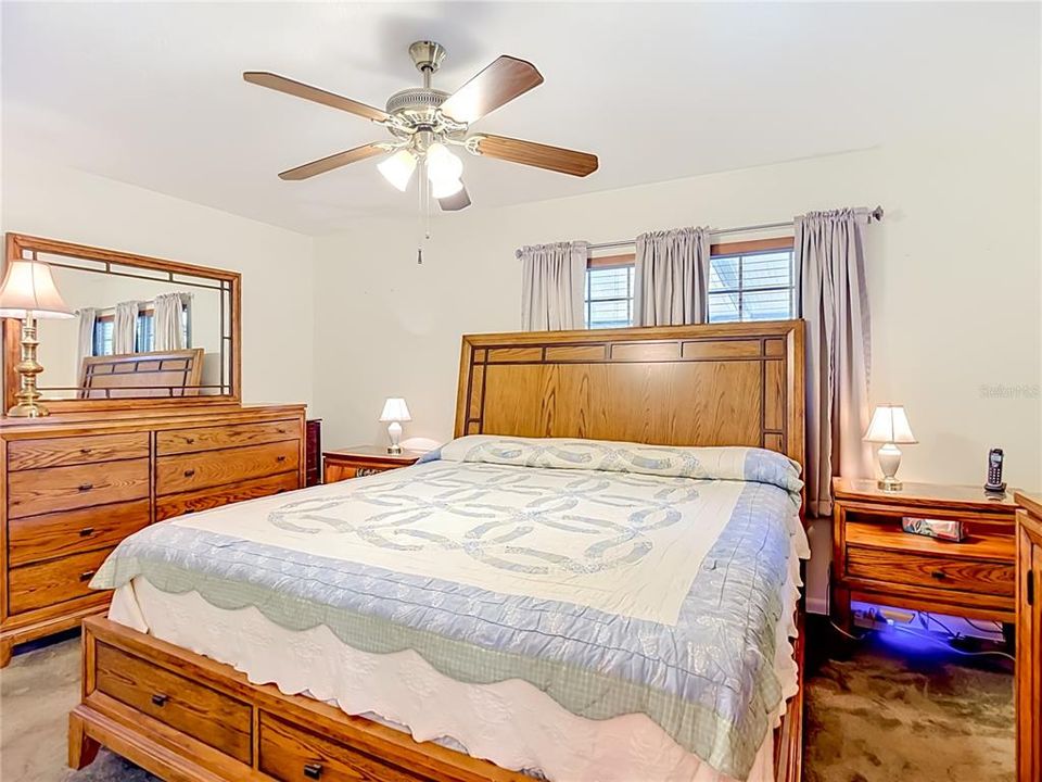 Activo con contrato: $295,500 (3 camas, 2 baños, 1408 Pies cuadrados)