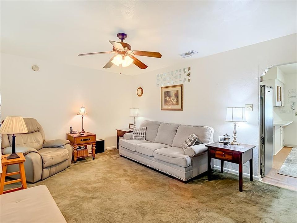 Activo con contrato: $295,500 (3 camas, 2 baños, 1408 Pies cuadrados)