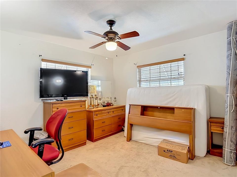 Activo con contrato: $295,500 (3 camas, 2 baños, 1408 Pies cuadrados)