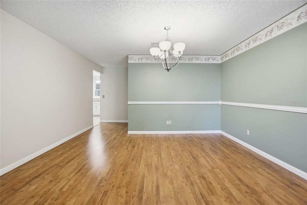 For Sale: $195,000 (2 beds, 2 baths, 1571 Square Feet)