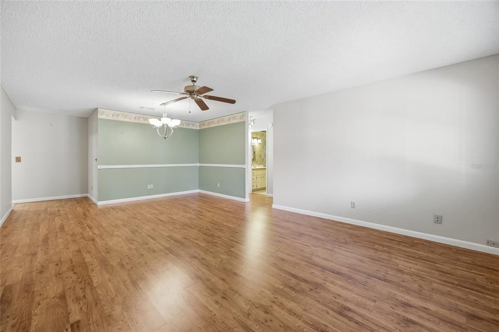 For Sale: $195,000 (2 beds, 2 baths, 1571 Square Feet)