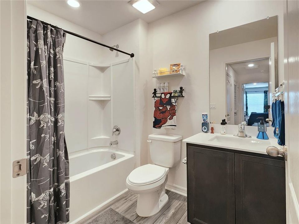 For Rent: $2,150 (3 beds, 2 baths, 1731 Square Feet)
