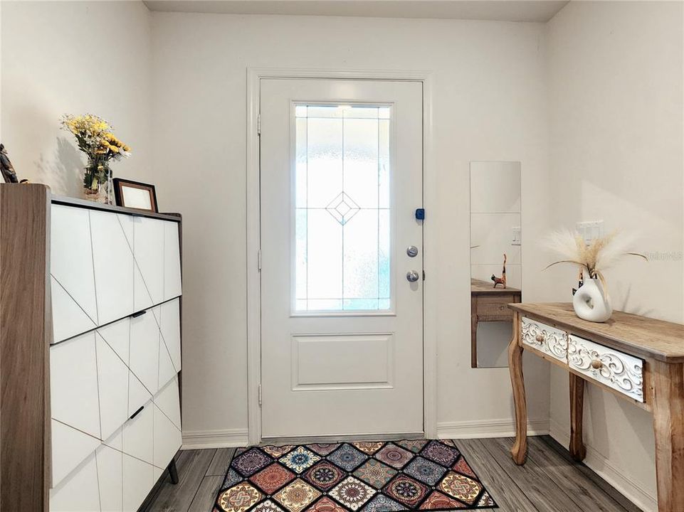 For Rent: $2,150 (3 beds, 2 baths, 1731 Square Feet)