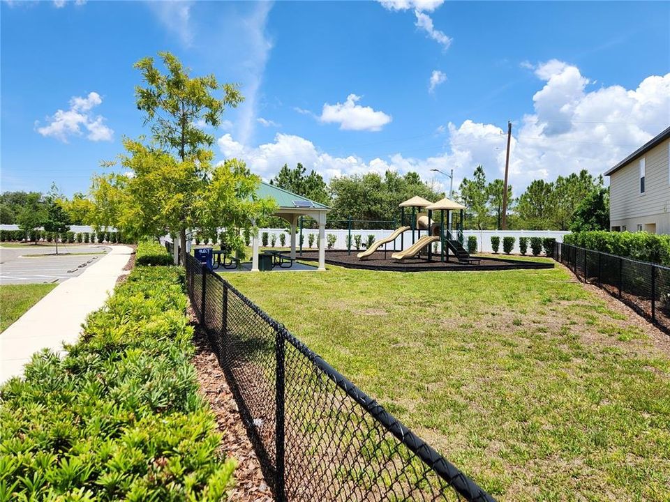 For Rent: $2,150 (3 beds, 2 baths, 1731 Square Feet)