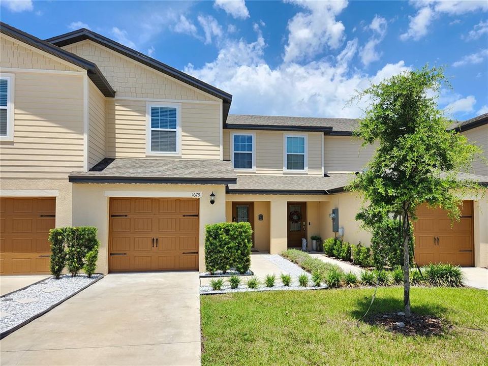 For Rent: $2,150 (3 beds, 2 baths, 1731 Square Feet)