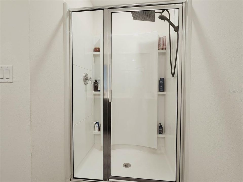 For Rent: $2,150 (3 beds, 2 baths, 1731 Square Feet)