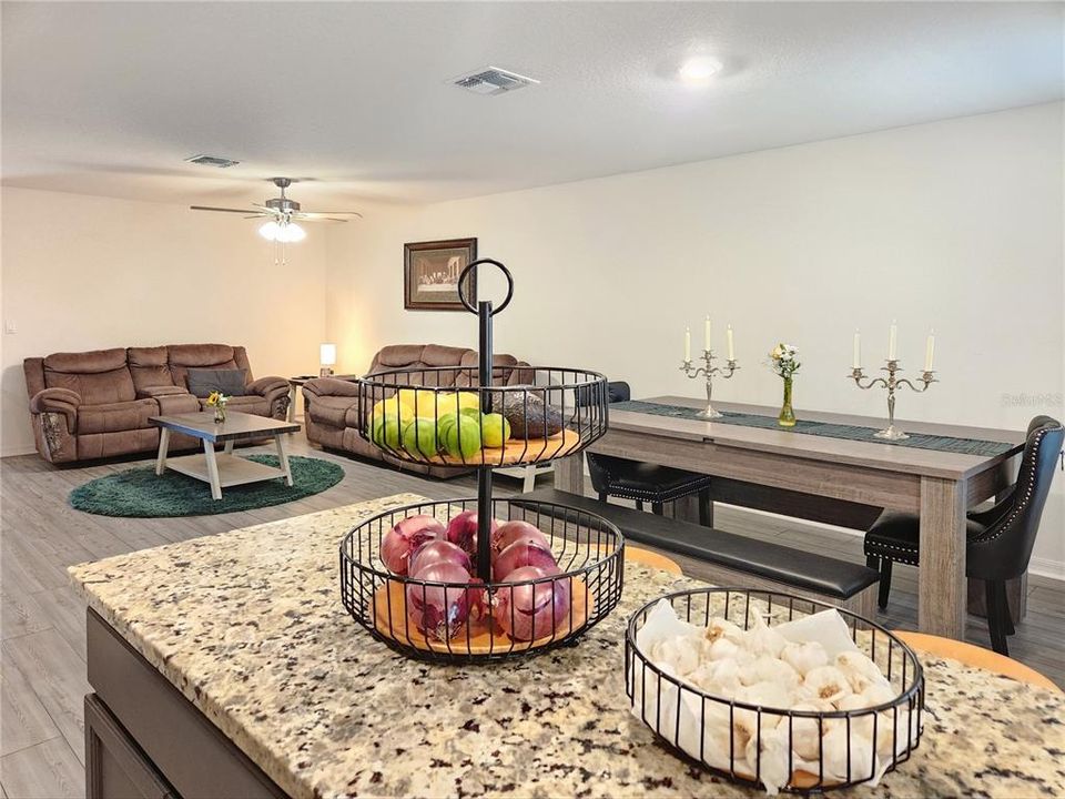 For Rent: $2,150 (3 beds, 2 baths, 1731 Square Feet)