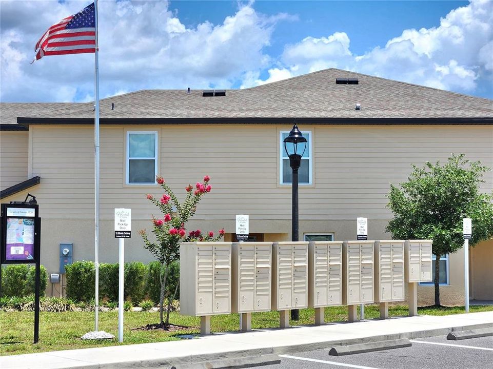 For Rent: $2,150 (3 beds, 2 baths, 1731 Square Feet)