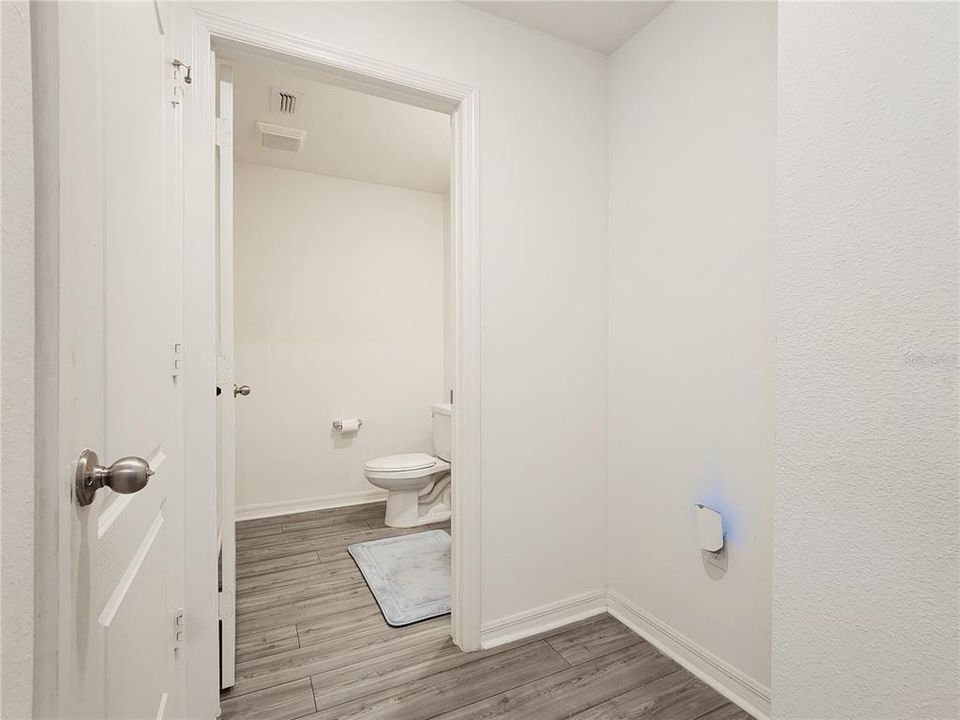 For Rent: $2,150 (3 beds, 2 baths, 1731 Square Feet)