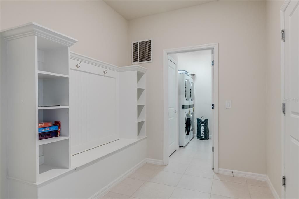 For Sale: $899,000 (8 beds, 6 baths, 4034 Square Feet)