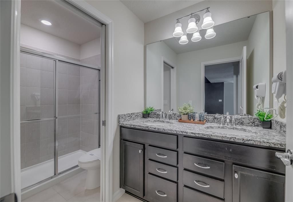 For Sale: $899,000 (8 beds, 6 baths, 4034 Square Feet)