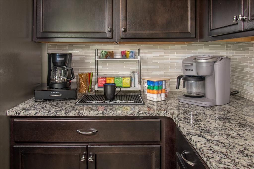 For Sale: $899,000 (8 beds, 6 baths, 4034 Square Feet)
