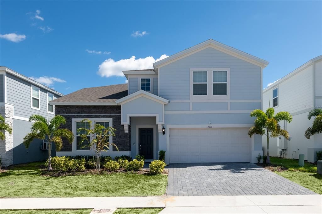 For Sale: $899,000 (8 beds, 6 baths, 4034 Square Feet)