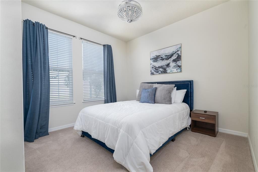 For Sale: $899,000 (8 beds, 6 baths, 4034 Square Feet)