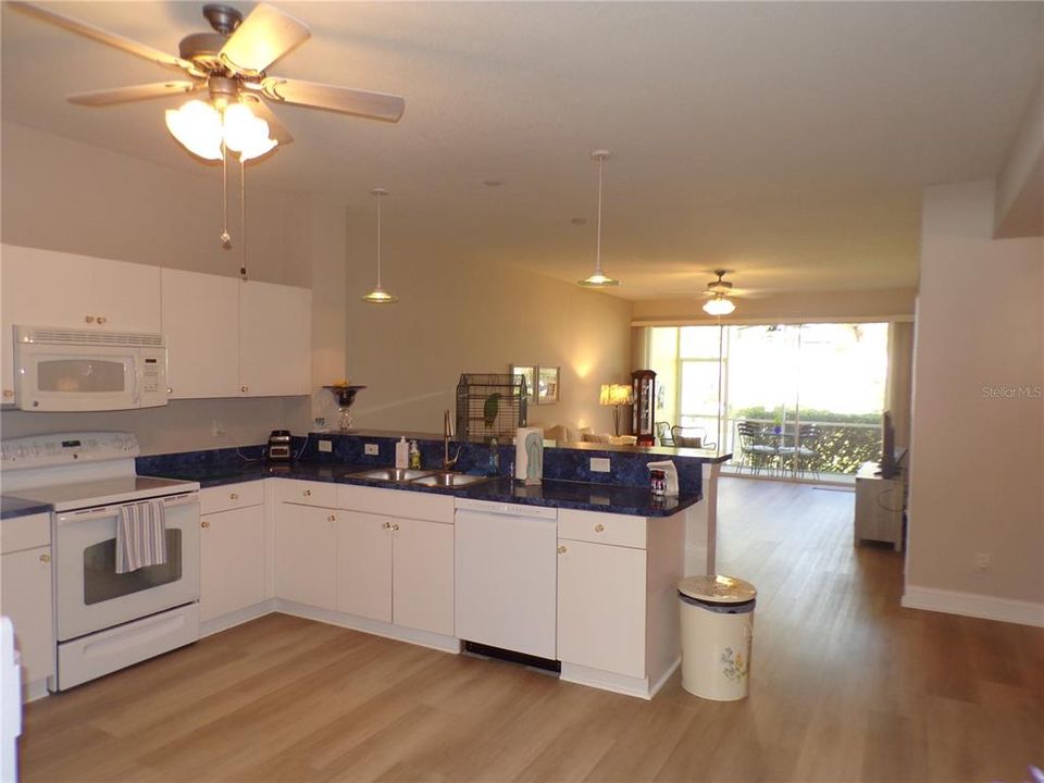 For Rent: $1,900 (3 beds, 2 baths, 1517 Square Feet)