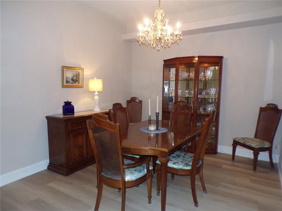 For Rent: $1,900 (3 beds, 2 baths, 1517 Square Feet)