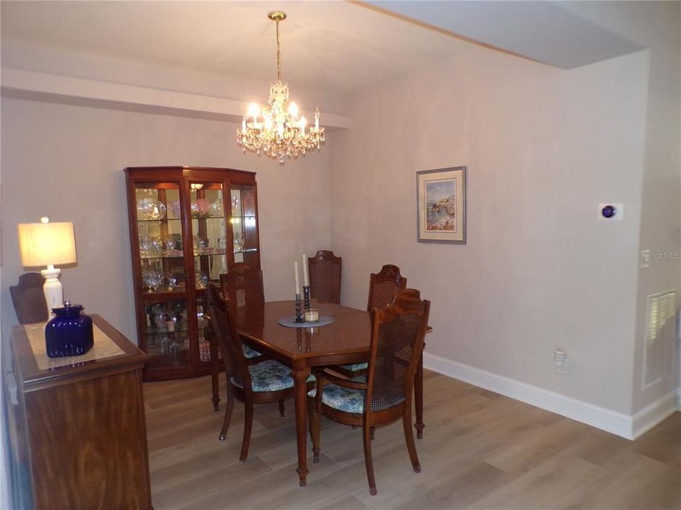 For Rent: $1,900 (3 beds, 2 baths, 1517 Square Feet)