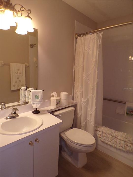 For Rent: $1,900 (3 beds, 2 baths, 1517 Square Feet)