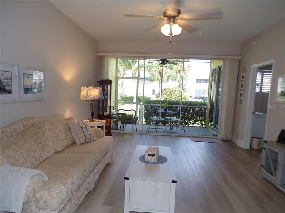 For Rent: $1,900 (3 beds, 2 baths, 1517 Square Feet)