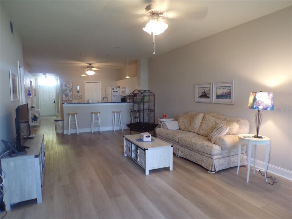 For Rent: $1,900 (3 beds, 2 baths, 1517 Square Feet)