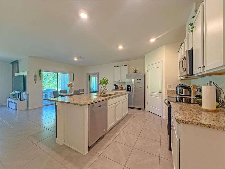En Venta: $374,990 (4 camas, 2 baños, 1836 Pies cuadrados)