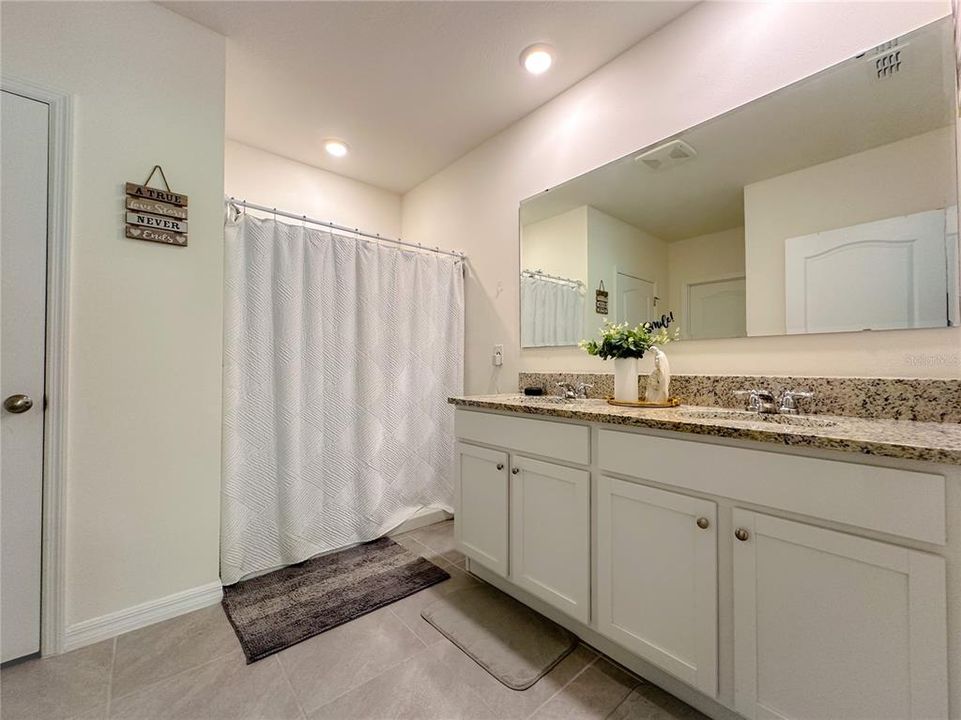 En Venta: $374,990 (4 camas, 2 baños, 1836 Pies cuadrados)