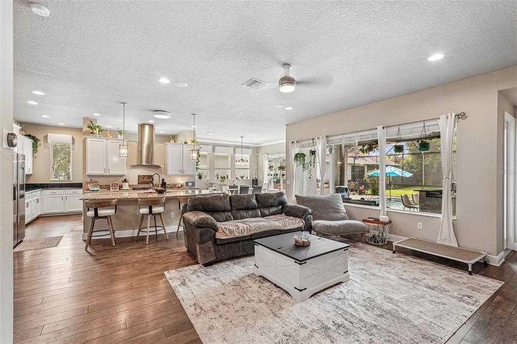 For Sale: $774,999 (4 beds, 3 baths, 3102 Square Feet)