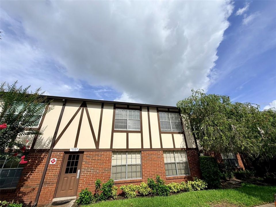 For Rent: $2,295 (3 beds, 2 baths, 1317 Square Feet)