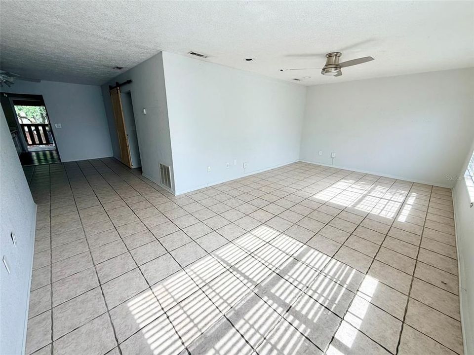 For Rent: $2,295 (3 beds, 2 baths, 1317 Square Feet)