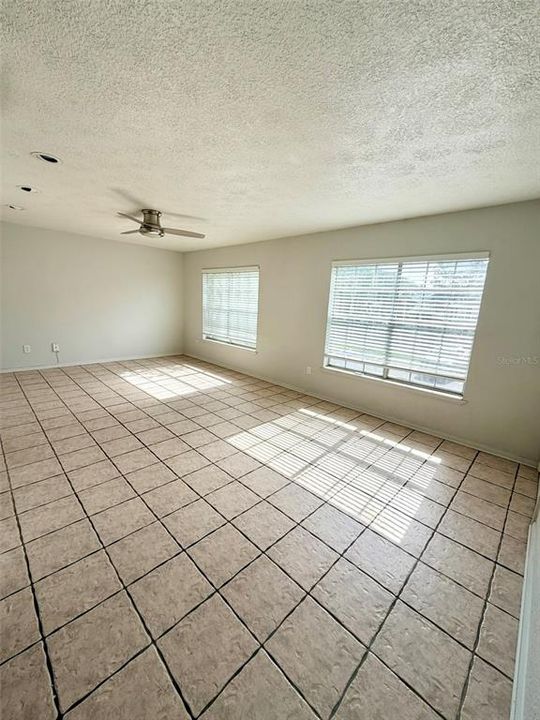 For Rent: $2,295 (3 beds, 2 baths, 1317 Square Feet)