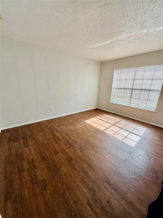 For Rent: $2,295 (3 beds, 2 baths, 1317 Square Feet)