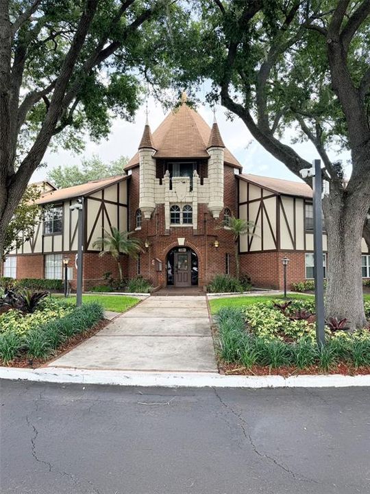 For Rent: $2,295 (3 beds, 2 baths, 1317 Square Feet)