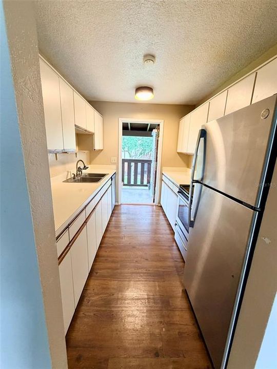 For Rent: $2,295 (3 beds, 2 baths, 1317 Square Feet)