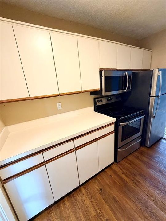 For Rent: $2,295 (3 beds, 2 baths, 1317 Square Feet)
