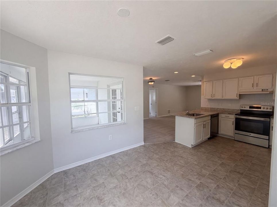 En Venta: $247,000 (2 camas, 2 baños, 1359 Pies cuadrados)