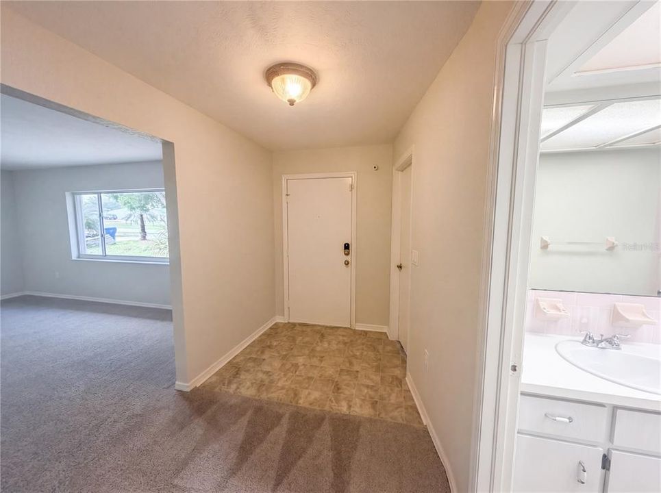 En Venta: $247,000 (2 camas, 2 baños, 1359 Pies cuadrados)