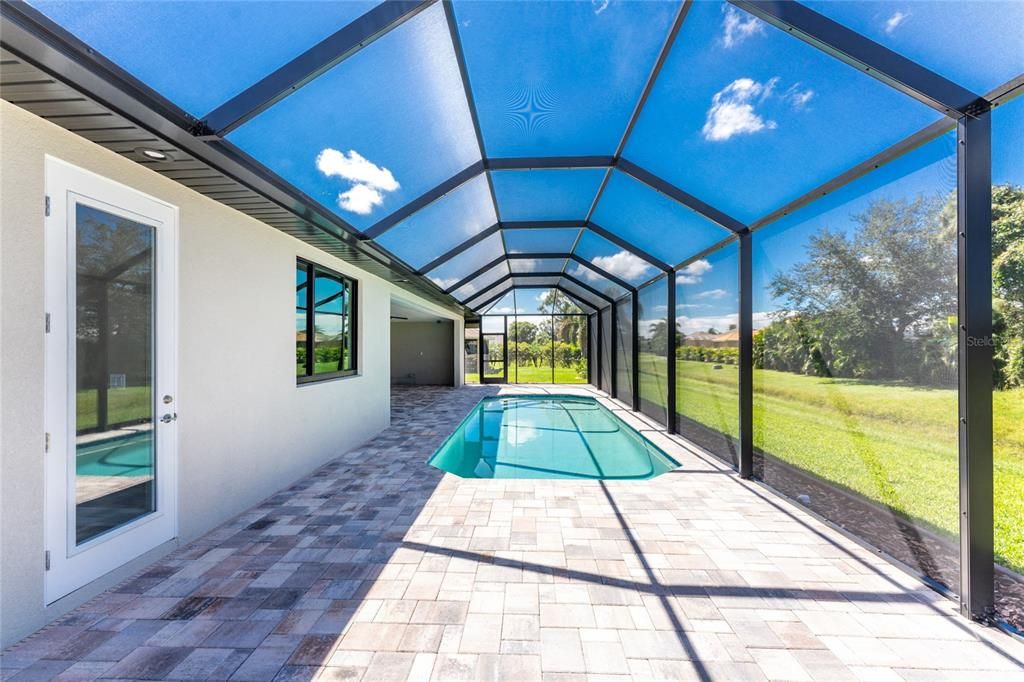 En Venta: $629,900 (3 camas, 2 baños, 2067 Pies cuadrados)
