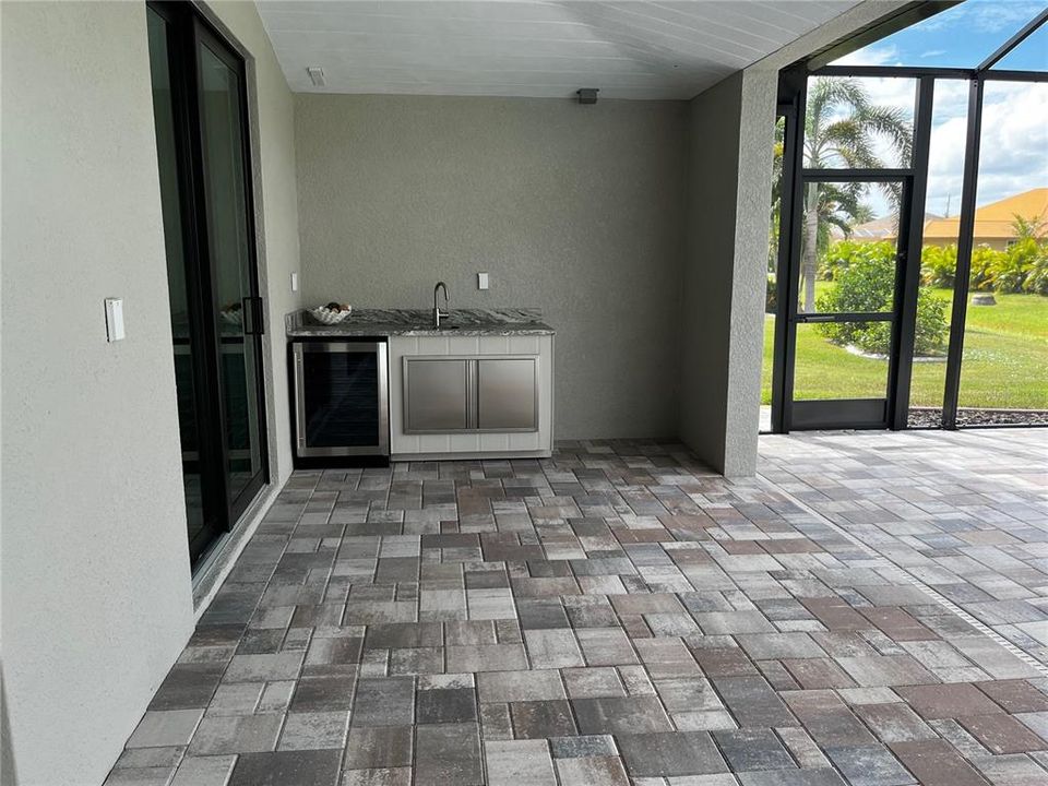 En Venta: $629,900 (3 camas, 2 baños, 2067 Pies cuadrados)