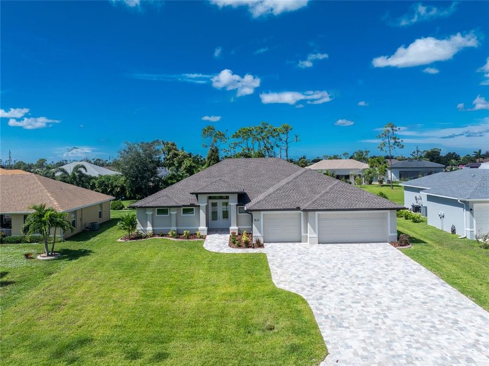 En Venta: $629,900 (3 camas, 2 baños, 2067 Pies cuadrados)