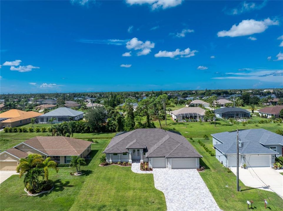 En Venta: $629,900 (3 camas, 2 baños, 2067 Pies cuadrados)
