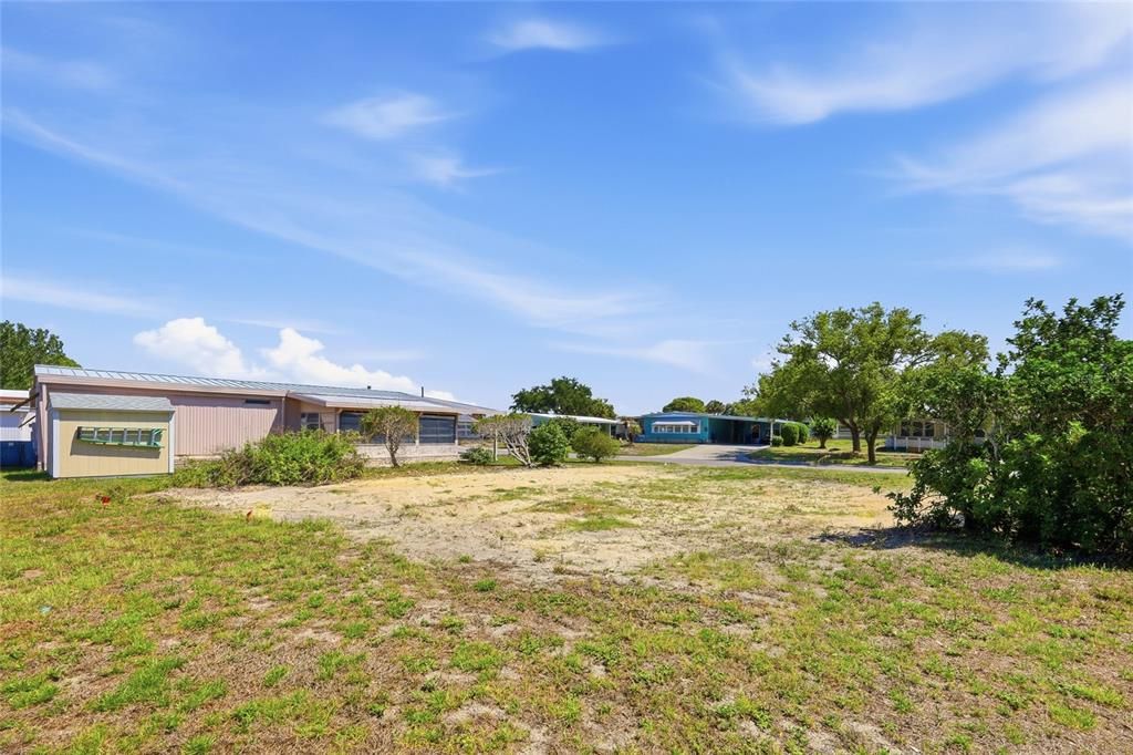 На продажу: $79,900 (0.15 acres)
